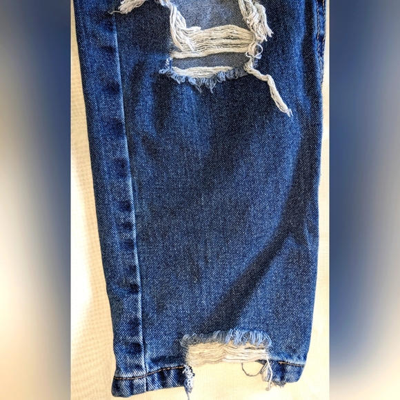 Refuge Denim MOM Distressed Jeans - Picture 7 of 16